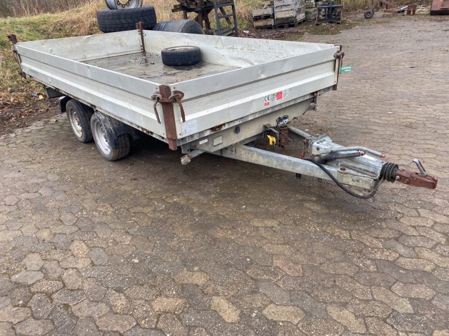 Tiptrailer