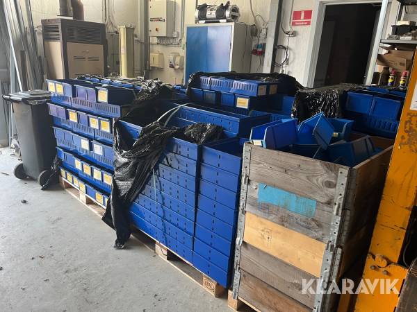 Værkstedskasser Schafer diverse cirka 482 styk