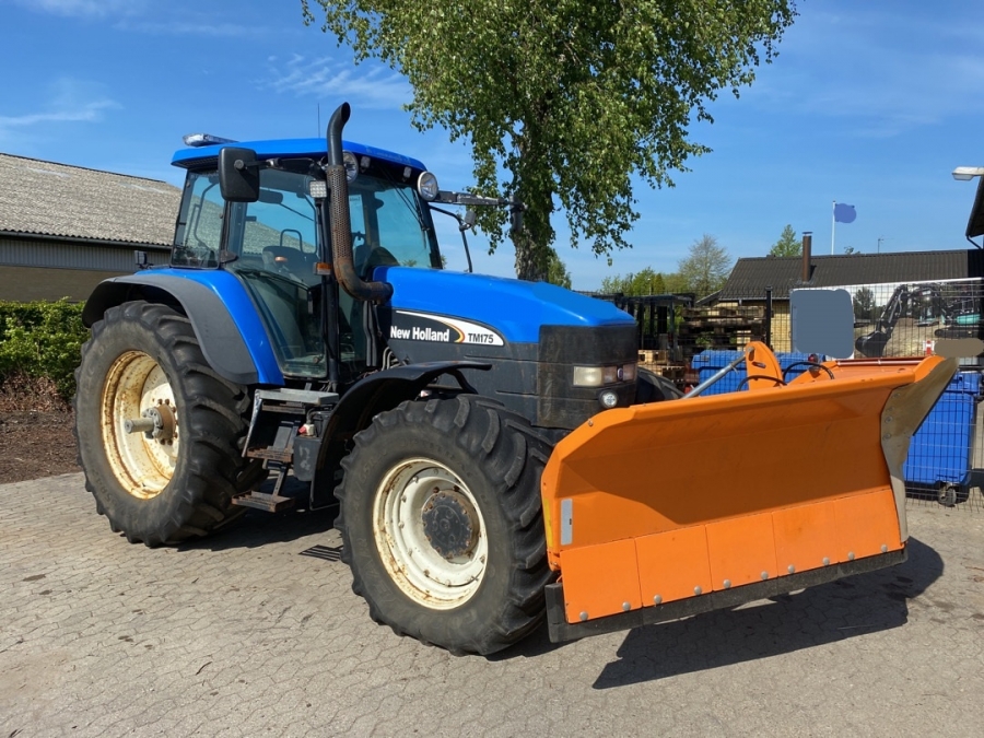 New Holland TM175 4 WD