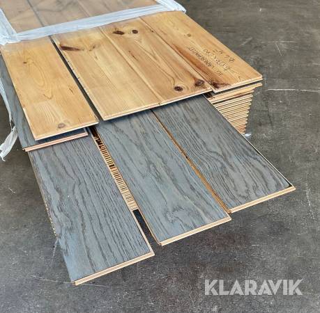 Plankegulv i egetræ. Varmebehandlet, hvid matlak. Wiking Gulve 2.sort. 40,6 m2