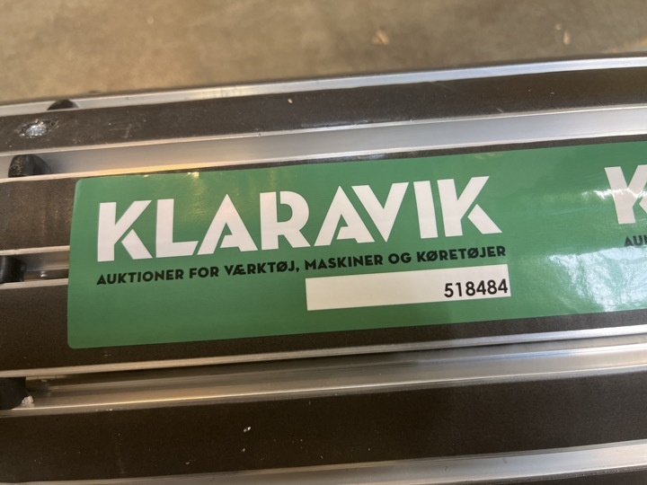 Klaravik auktioner - Tæppe med Alu