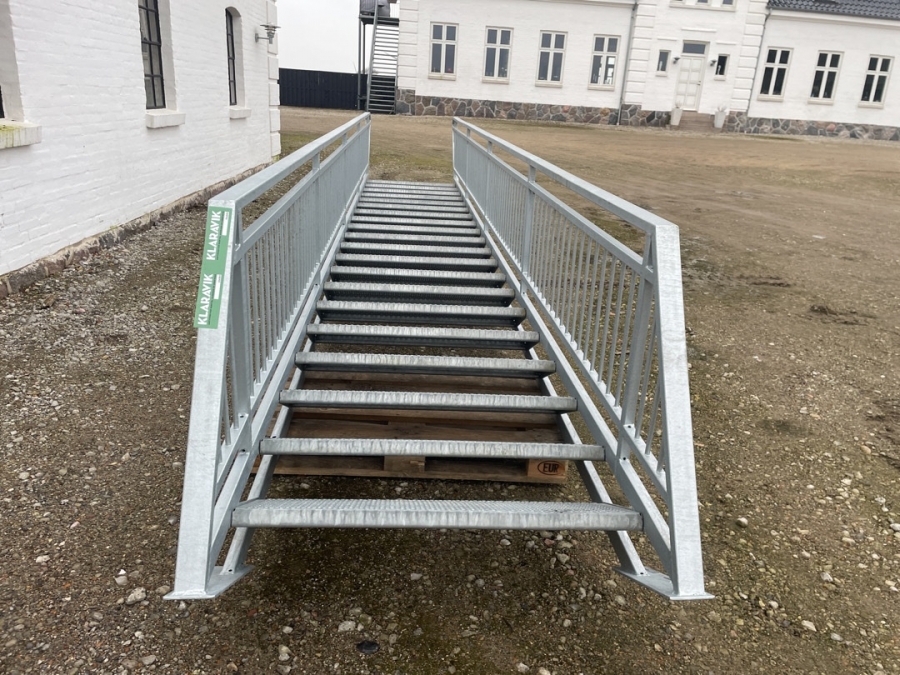 Klaravik - galvaniseret Udendørs trappe