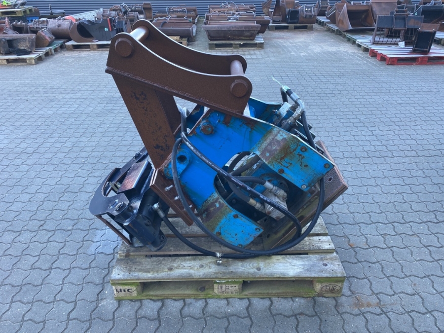 Pælebanker med gribeklo