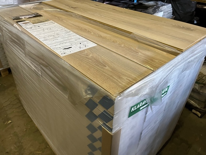 Laminat gulv 119.71m2 8 mm.