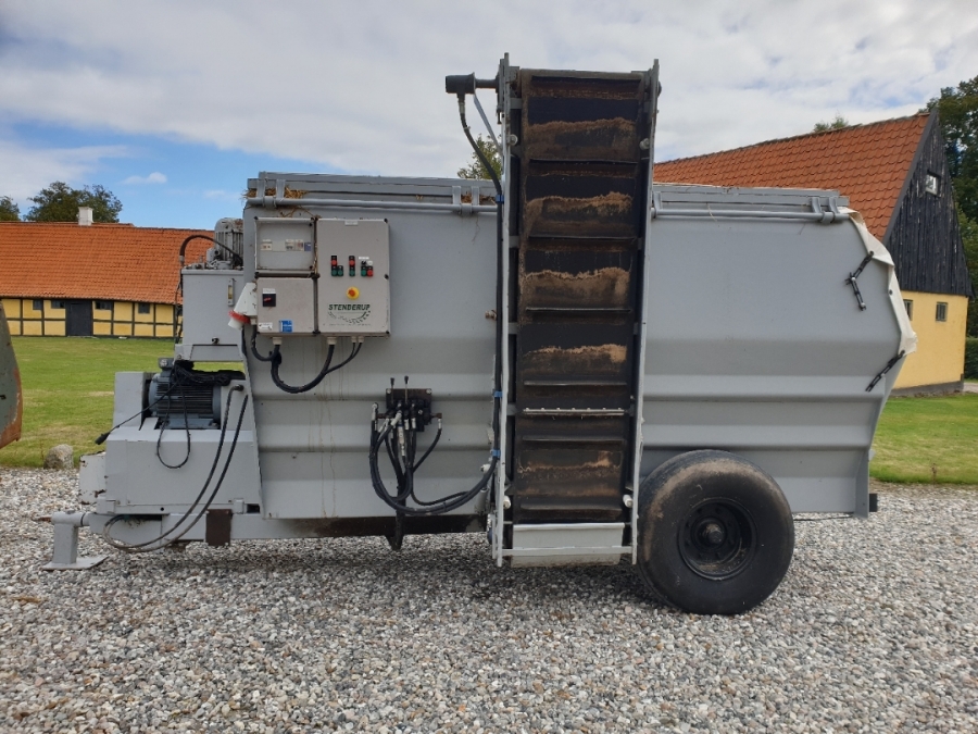 Klaravik auktioner - Foderblander (Selvkørende)